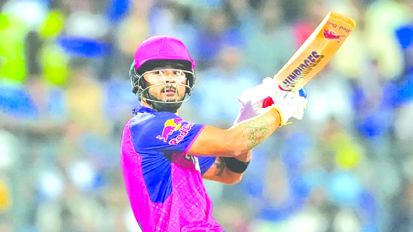 रियान पराग के नाबाद 54 रन, शानदार गेंदबाजी से राजस्थान रॉयल्स ने एमआई को 6 विकेट से हराया