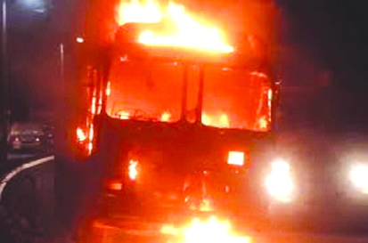 हरियाणा में दो ट्रकों की भीषण टक्कर में दोनों चालक जिंदा जले