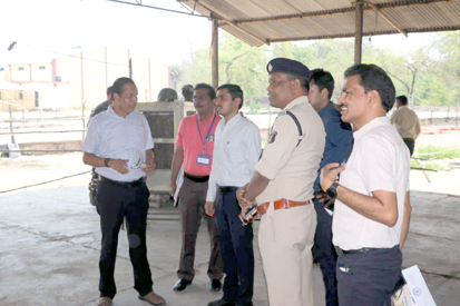 ऑब्जर्वर सहित टीम ने सारंगढ़ और बिलाईगढ़ विधानसभा के मतगणना व्यवस्था का लिया जायजा 