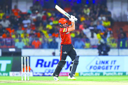 अभिषेक की आंधी में उड़ा सीएसके, हैदराबाद ने छह विकेट से मैच जीता