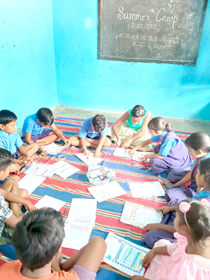 समर कैम्प में प्राथमिक/माध्यमिक विद्यालय बडे हरदी एवं झुलनपाली के बच्चे सीख रहें हैं नवाचारी गतिविधियां