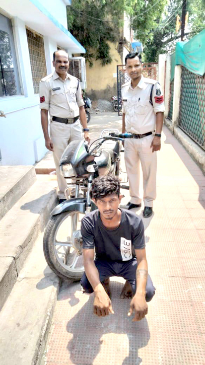 चोरी की मोटर सायकल के साथ युवक गिरफ्तार