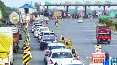 टोल देने वालों को मिलेगी जल्द राहत, 3000 में सालाना और इतने रुपए में बन सकेगा ‘लाइफटाइम पास