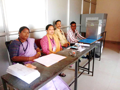 सारंगढ़ बिलाईगढ़ जिले में डाकमत से मतदान प्रारंभ