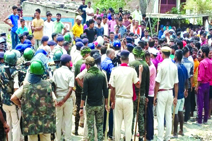 बिहार के छपरा में गोली कांड के बाद दो दिनों के लिए इंटरनेट बंद, चप्पे-चप्पे पर पुलिस बल तैनात