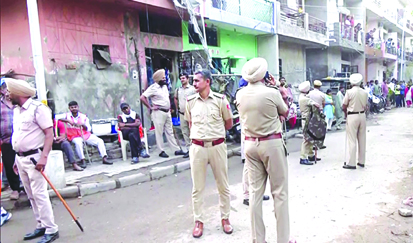 चंडीगढ़ में हवाई हमले का अलर्ट! पूरे शहर में बजे सायरन; लोगों को घर के अंदर रहने और बालकनी से दूर रहने की सलाह