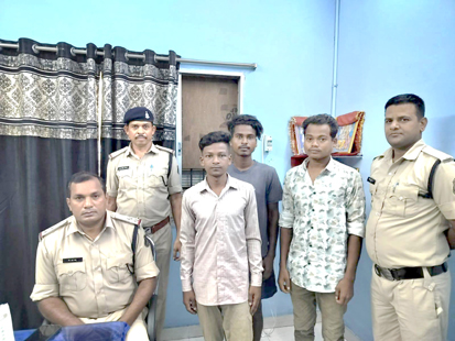 पुरानी रंजिश पर रास्ता रोककर मारपीट, लूटपाट करने वाले 3 युवक गिरफ्तार