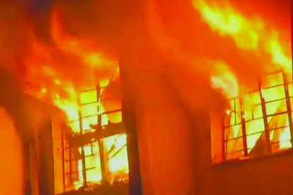 इन्वर्टर बना जानलेवा, शॉर्ट सर्किट से घर में लगी आग, पति-पत्नी समेत परिवार के चार लोगों की मौत