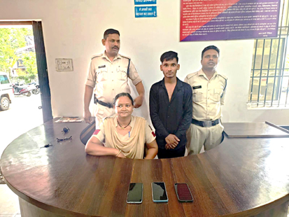 कोतवाली पुलिस ने डिक्की से मोबाइल, पर्स चुराने वाले युवक को किया गिरफ्तार