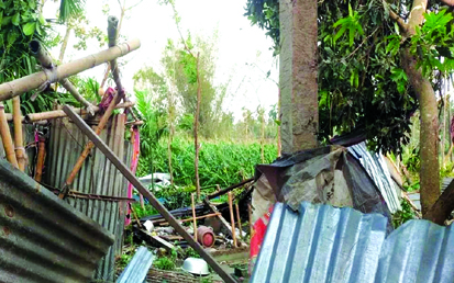बंगाल में चक्रवाती तूफान ने मचाया कोहराम, 5 की हुई मौत, पीएम मोदी ने की ये अपील