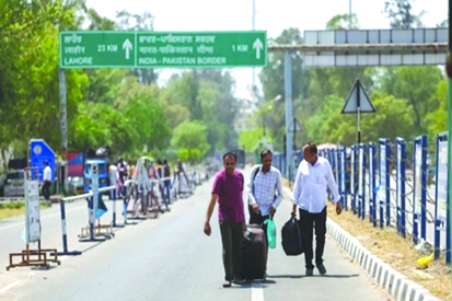 पाकिस्तानी नागरिकों के पास अंतिम मौका! आज छोडऩी ही होगी भारत की धरती, वरना होगी कार्रवाई