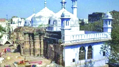 ज्ञानवापी मामला : मंदिर ट्रस्ट के सीईओ ने की तहखाने की छत की मरम्मत की मांग