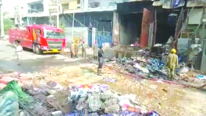 दिल्ली के नरेला में फैक्ट्री में लगी भीषण आग, 3 मजदूरों की मौत, 6 गंभीर रूप से झुलसे